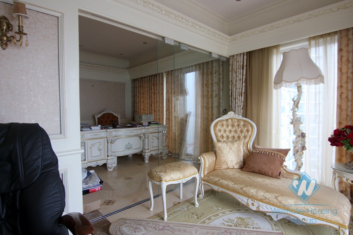 Luxury 03 bedrooms apartment with lake view for rent in Gold Westlake Building, Tay Ho district 